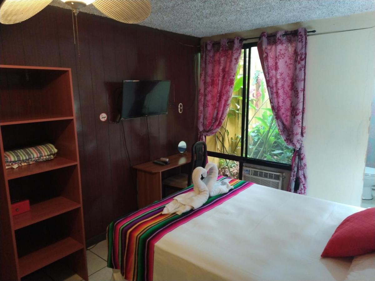 Hotel Antiguo Antiguo Cuscatlán Buitenkant foto