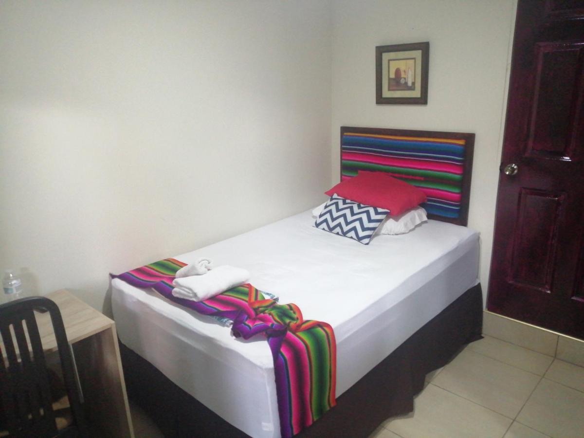 Hotel Antiguo Antiguo Cuscatlán Kamer foto