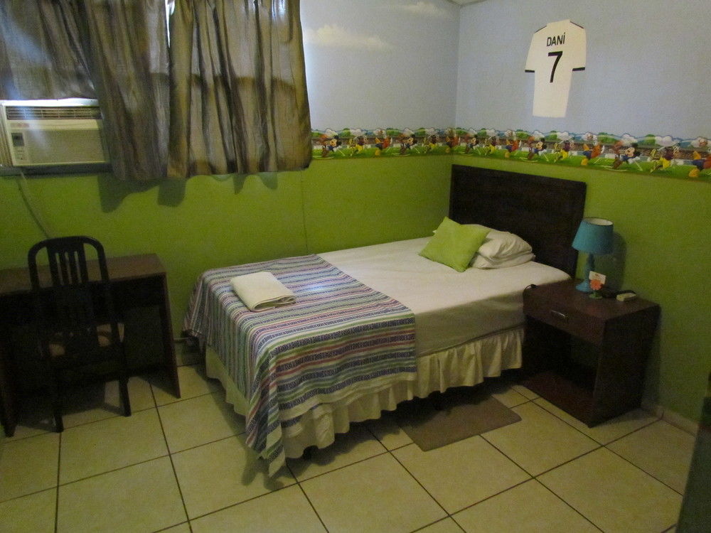 Hotel Antiguo Antiguo Cuscatlán Buitenkant foto
