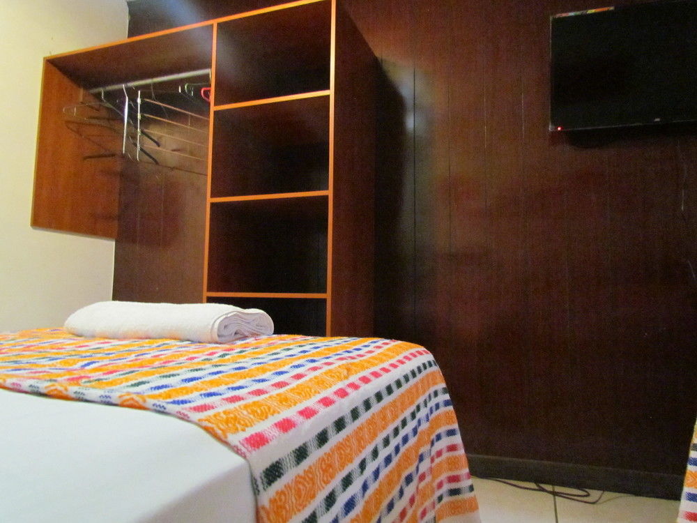 Hotel Antiguo Antiguo Cuscatlán Buitenkant foto